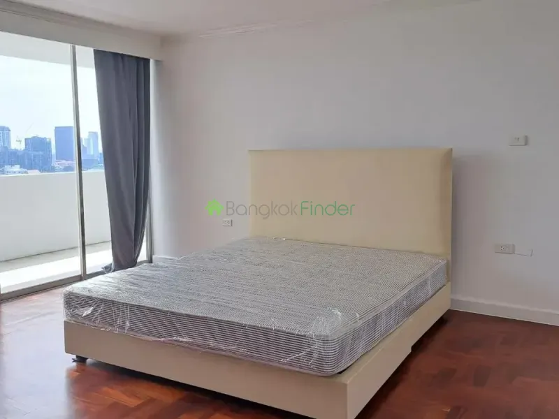 Ekamai, Thailand, 3 Bedroom Bedrooms, 0 ,3 BathroomBathrooms,Apartment,For Rent,Le Chateau Mansion,1458