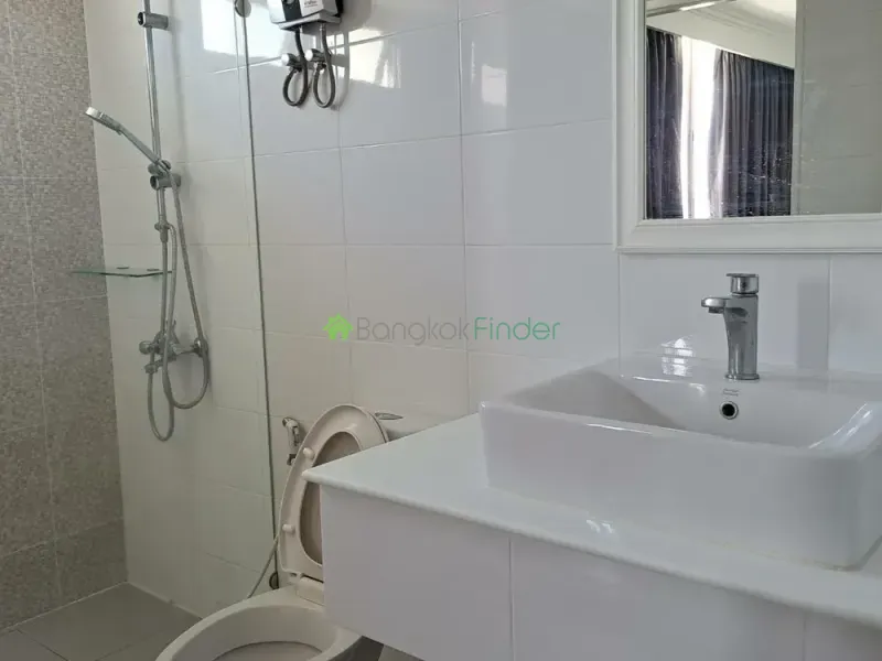 Ekamai, Thailand, 3 Bedroom Bedrooms, 0 ,3 BathroomBathrooms,Apartment,For Rent,Le Chateau Mansion,1458