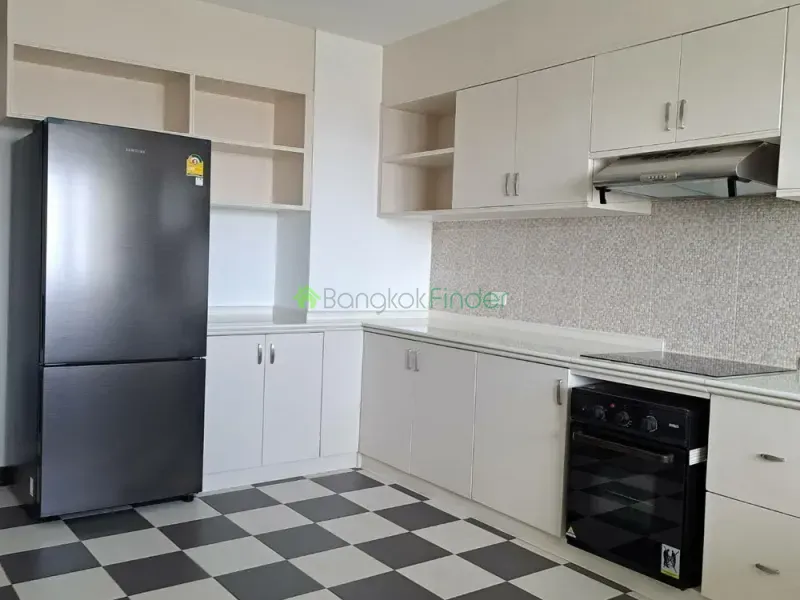 Ekamai, Thailand, 3 Bedroom Bedrooms, 0 ,3 BathroomBathrooms,Apartment,For Rent,Le Chateau Mansion,1458